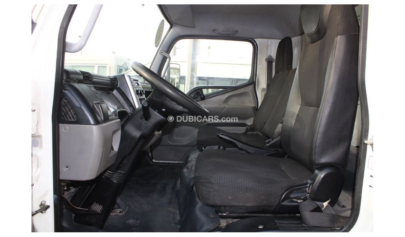 Mitsubishi Fuso Canter Mitsubishi Canter 2017 GCC, excellent condition, diesel without accidents, very clean from inside an