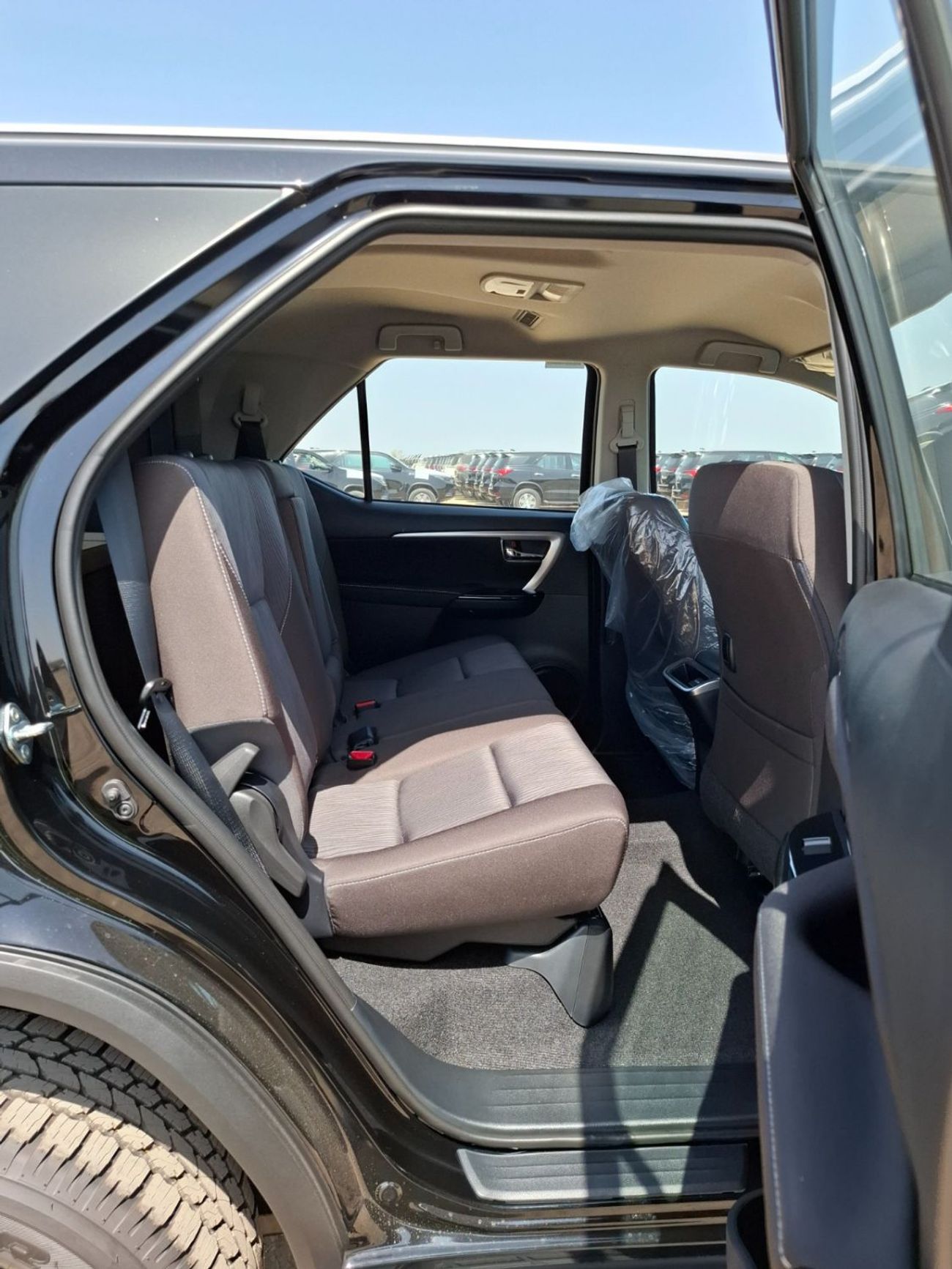 تويوتا فورتونر Toyota Fortuner Comfort  2.7L Petrol