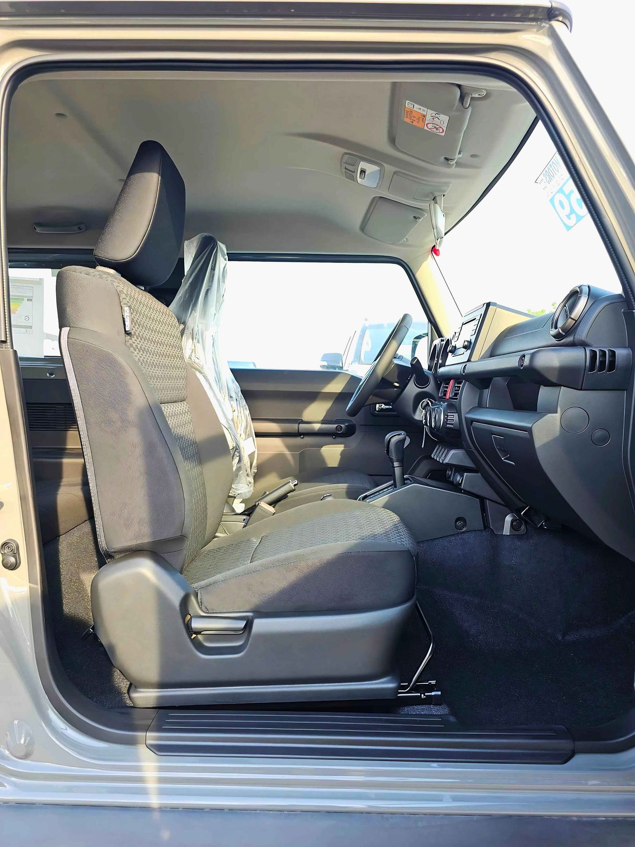 Suzuki Jimny GLX / A/T / 1.5L V4 PETROL / 3 DOOR / ALL GRIP OFF ROAD / 4WD (CODE # GLX)