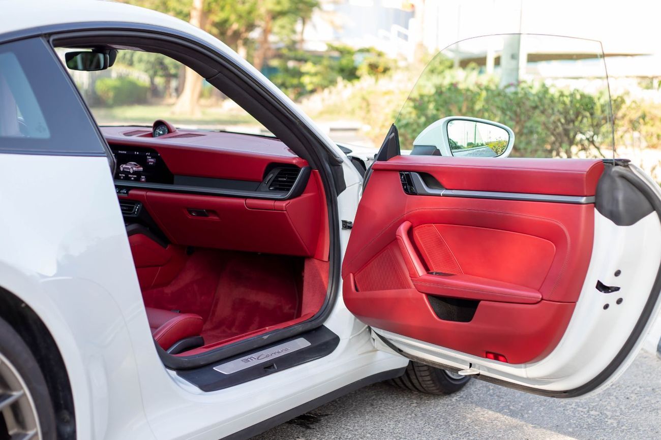 Porsche 911 Carrera 3.0L (444 HP) Coupe