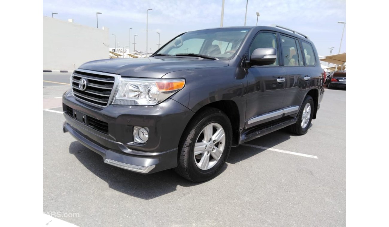 Toyota Land Cruiser Toyota landcruser g_xr V8 2015 accident free