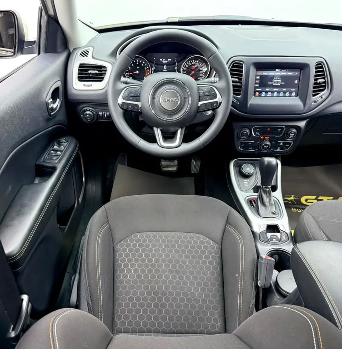 جيب كومباس Longitude, Warranty, Service History, Fully Loaded, Excellent Condition, GCC