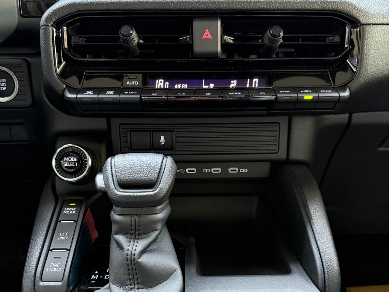 Toyota Prado 2.8 DIESEL 20 INCH ALLOY RIMS **التصدير فقط خارج الخليج**EXPORT ONLY**