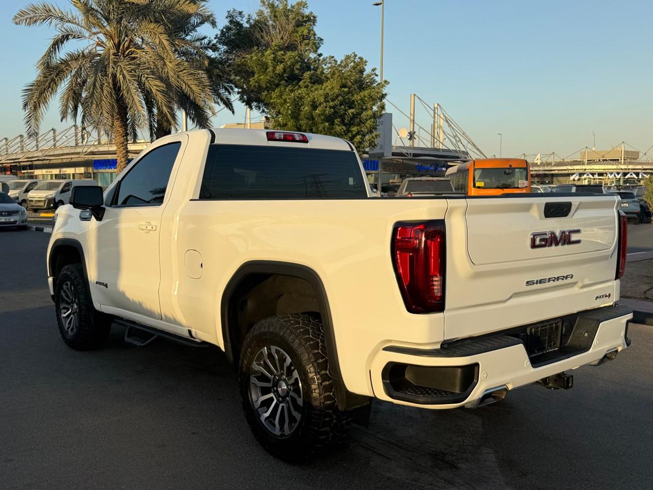 GMC Sierra 5.3L V8 AT4 Regular Cab (AWD)
