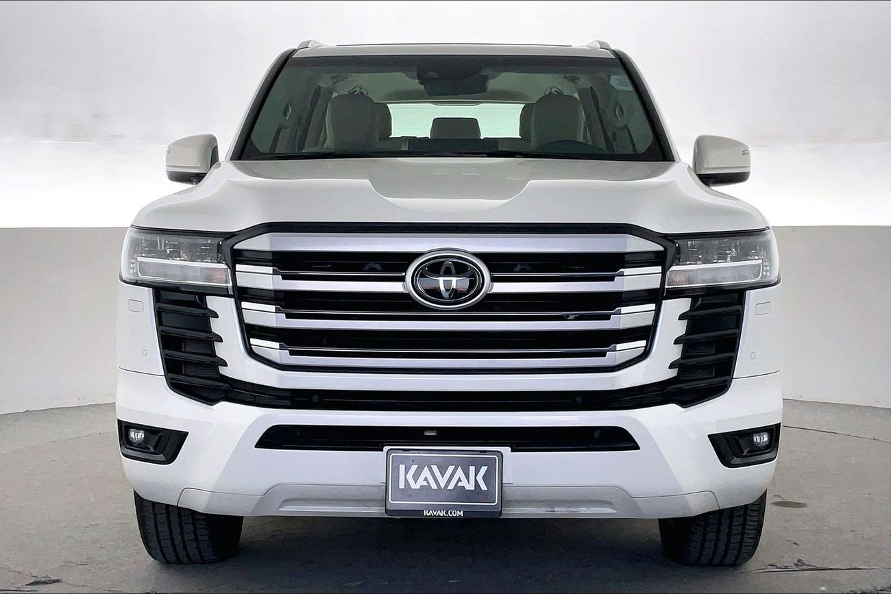 تويوتا لاند كروزر GXR | National Day Celebration | شامل الضمان | 0 ﺪﻔﻋﺓ ﺃﻮﻟﻯ