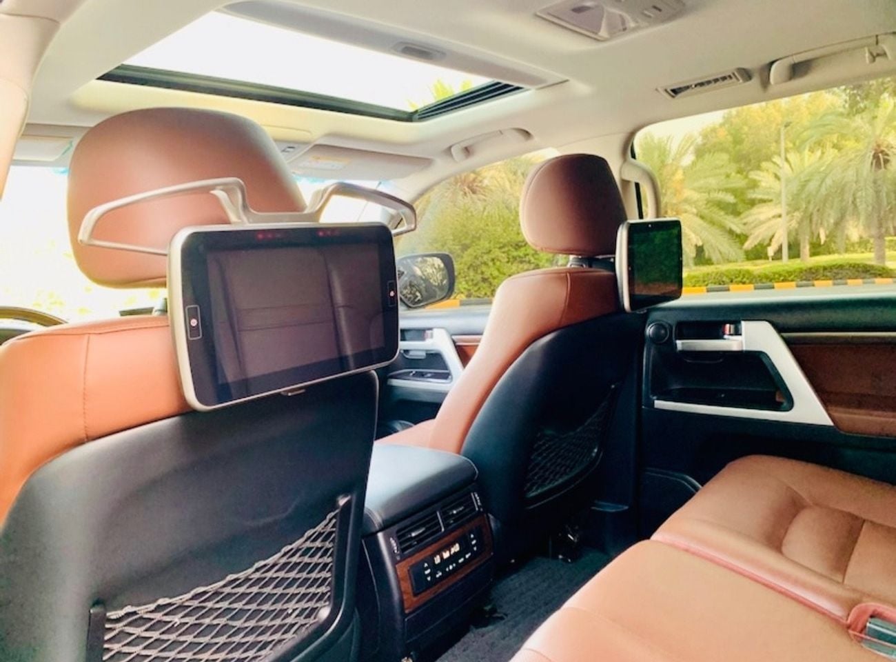 Toyota Land Cruiser VXR Toyota Land Cruiser 2019 v8 full options