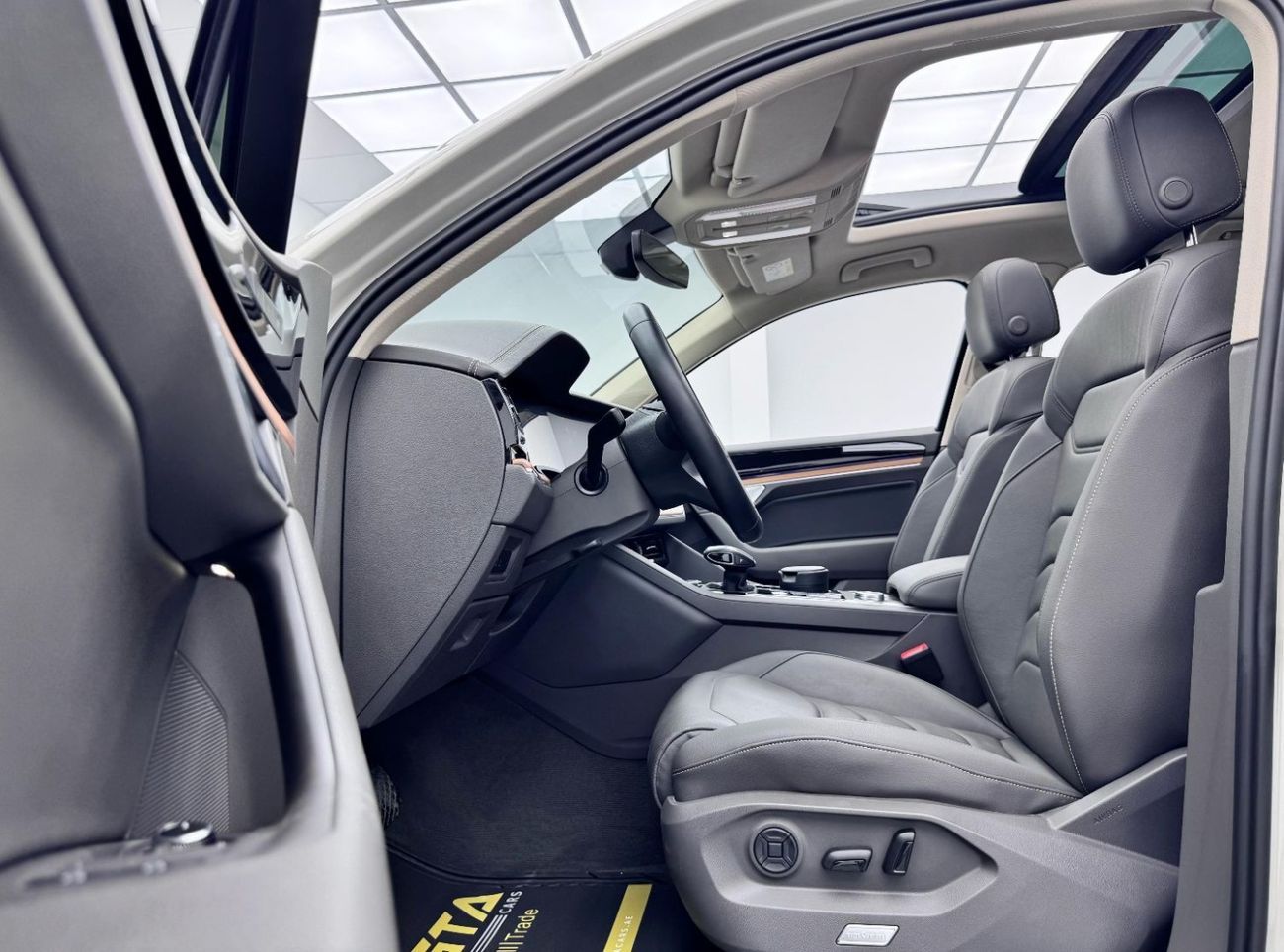 فولكس واجن طوارق Atmosphere 3.0L 2021 Volkswagen Touareg Atmosphere, 2026 VW Warranty, Full VW Service History, Low K