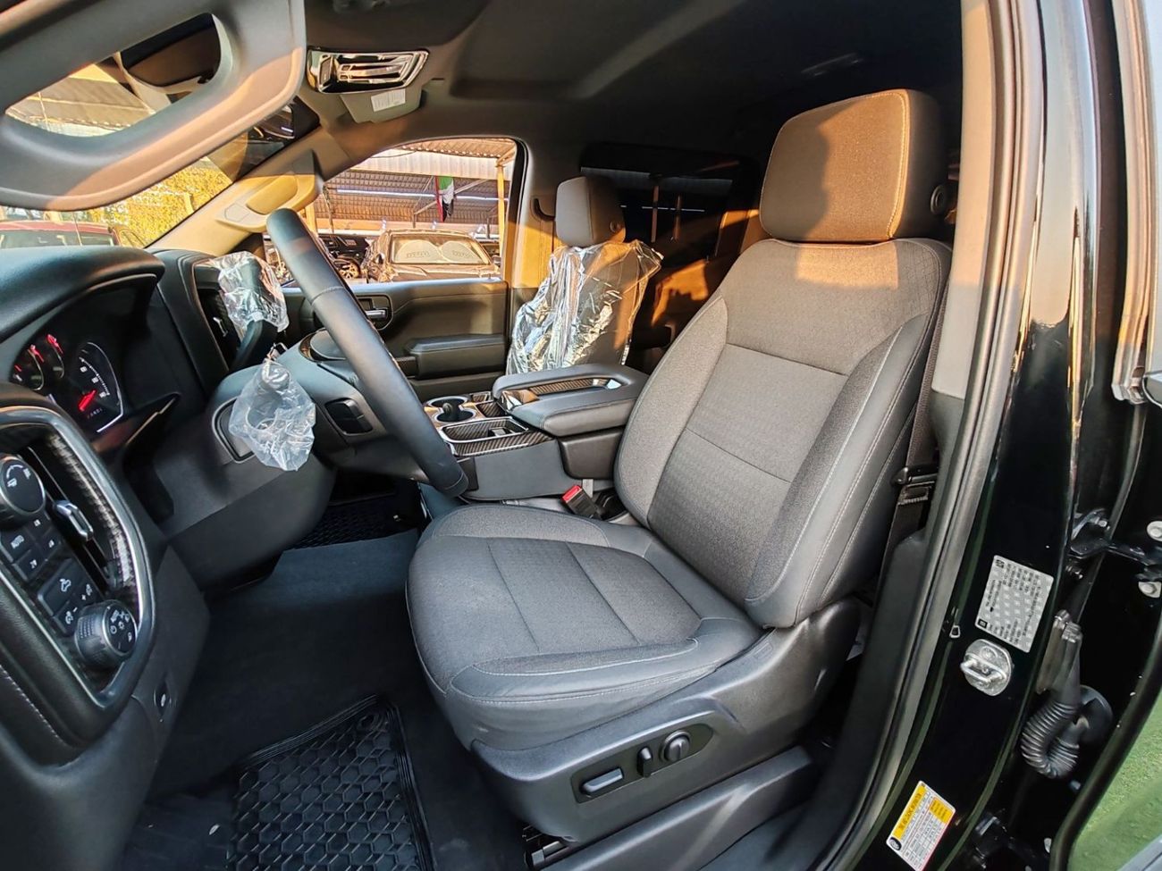 شيفروليه سيلفارادو LT Z71 V8 5.3 WARRANTY ONE YEAR BANK FINANCIE AVAILABLE