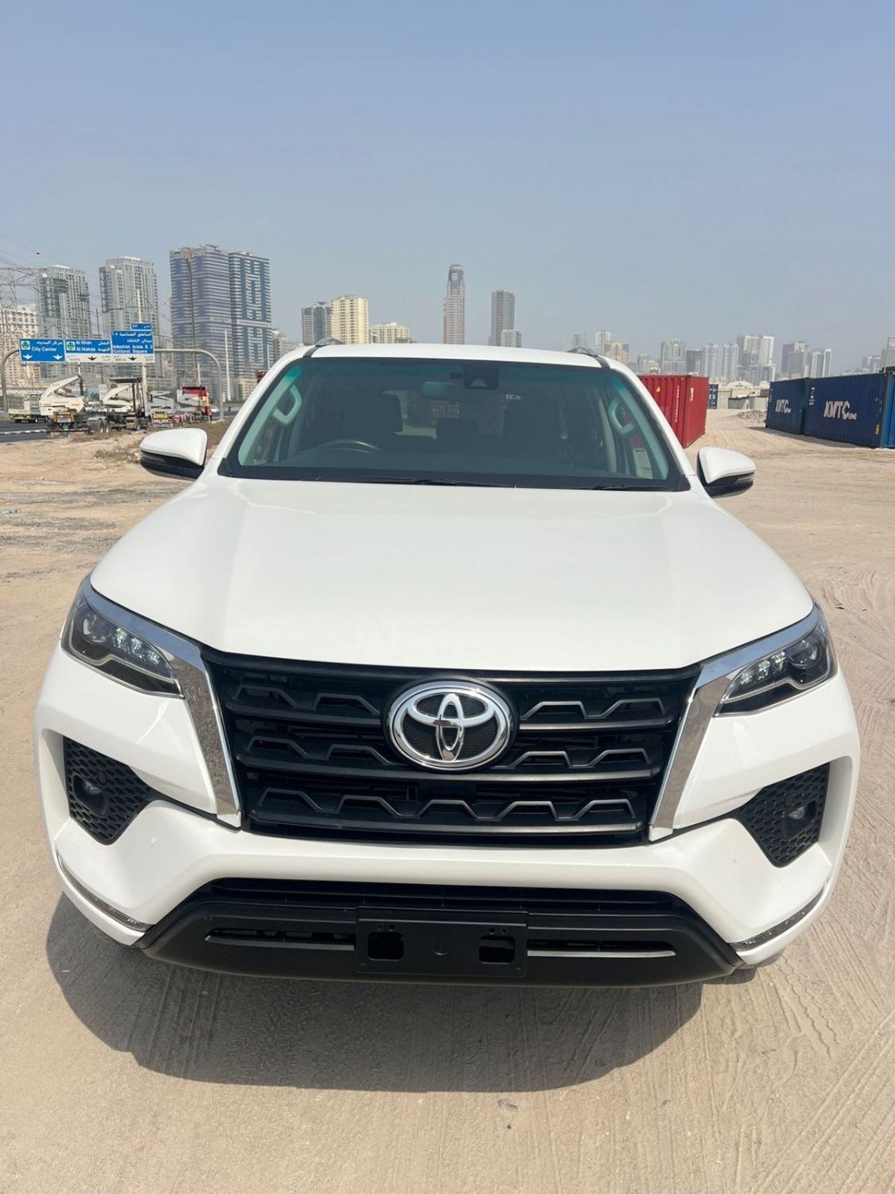 تويوتا فورتونر 2,8 LITER ,DIESEL RIGHT HAND DRIVE PUSH START