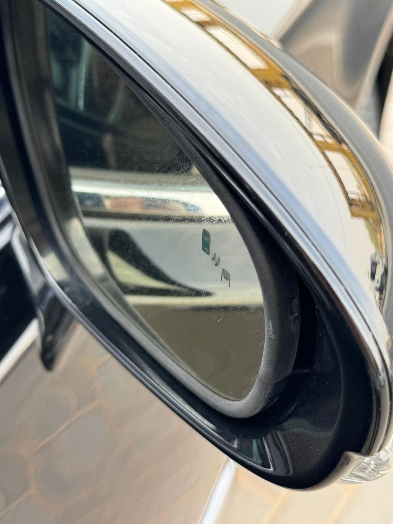 Lexus LS460 V8 4.6L / TRIPLE XENON LIGHTS / COOLING AND HEATING SEATS / SOFT CLOSE DOORS / IN PERFECT CONDITION