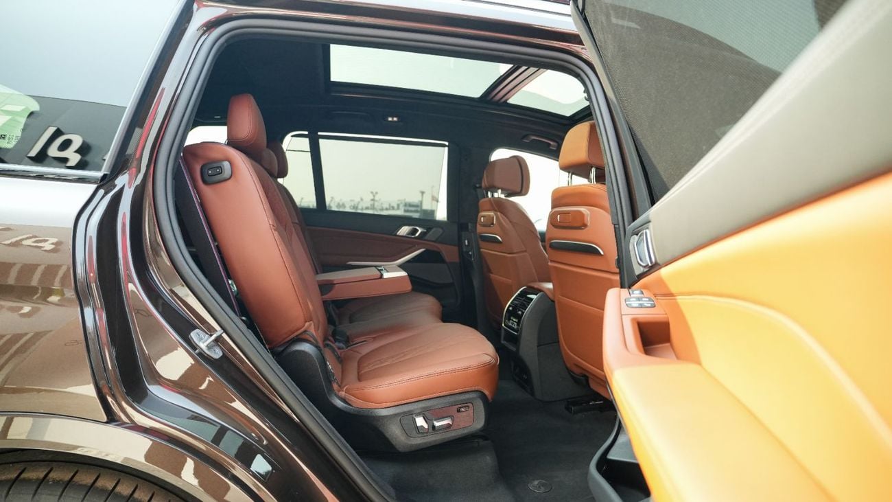 BMW X7 XDRIVE40i M SPORT PRO MACADAMIA METALLIC 2026MY EXPORT ONLY