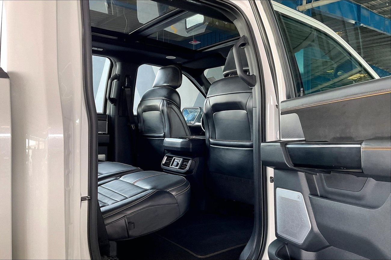 Ford F 150 Platinum FX4 - Super Crew | Guaranteed Warranty | 0 Down Payment