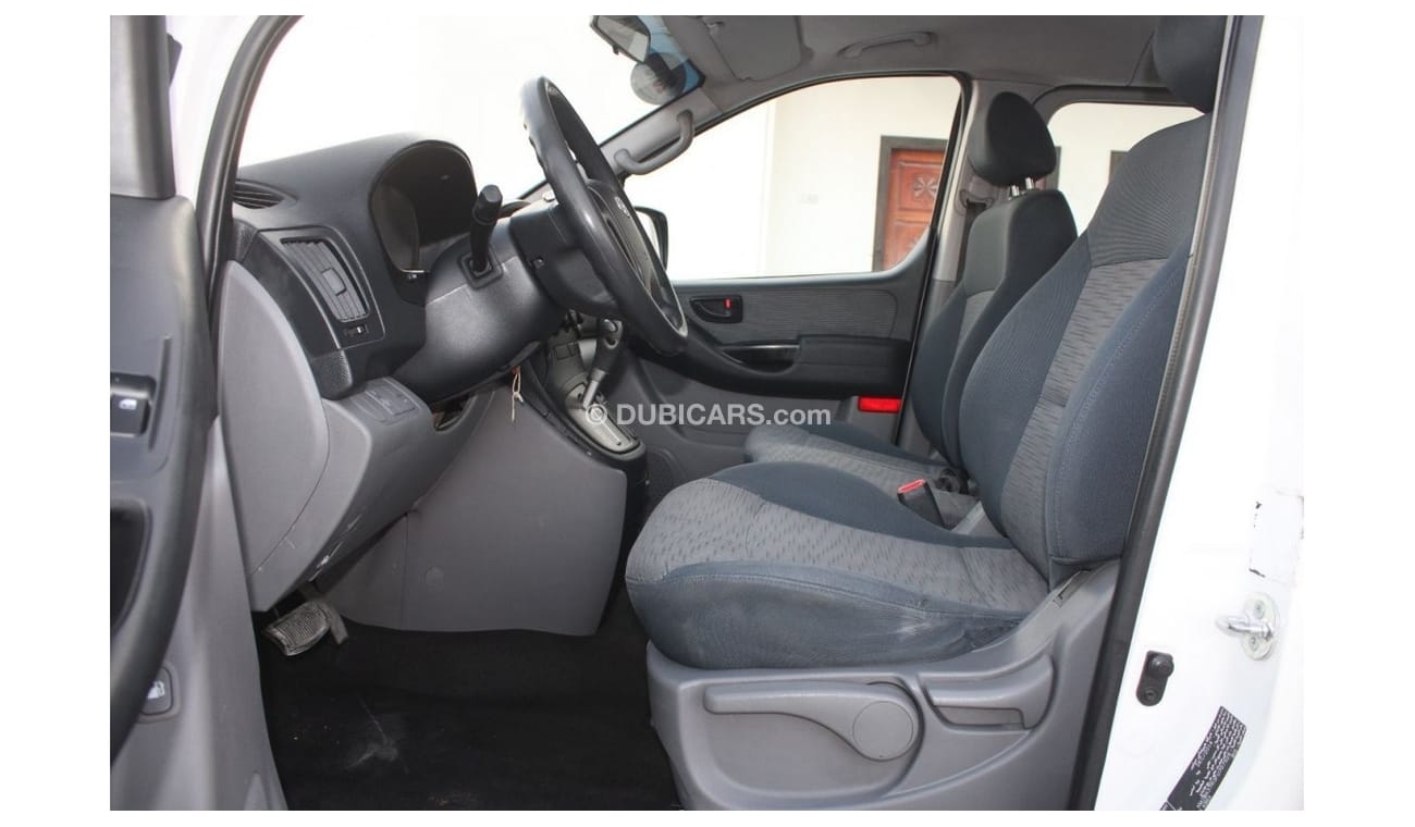 Hyundai H-1 Std Std Hyundai H1 2015 GCC in excellent condition without accidents