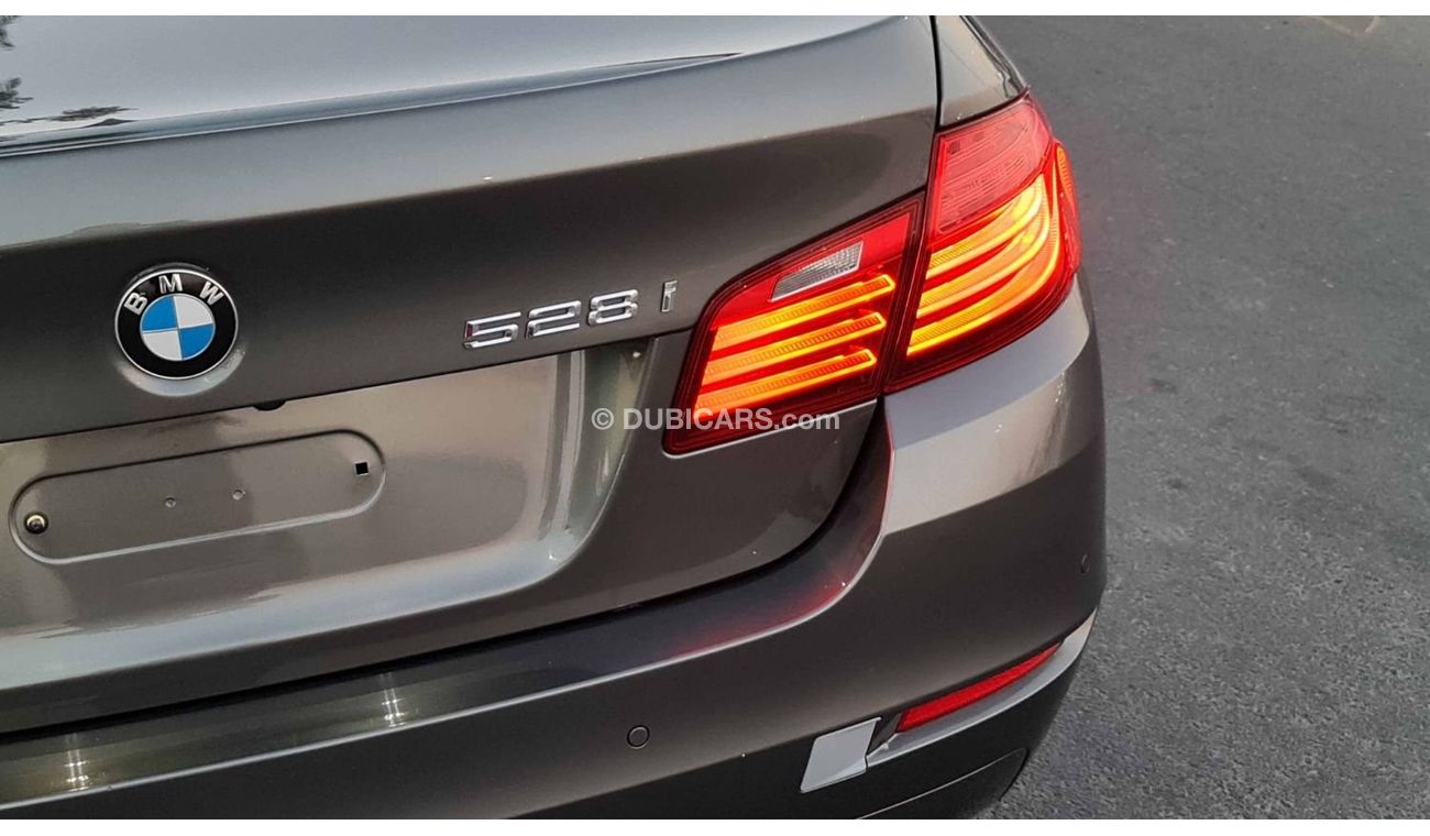 BMW 528i Luxury Line 2.0L Turbo 2015 Agency Warranty Full Service History GCC