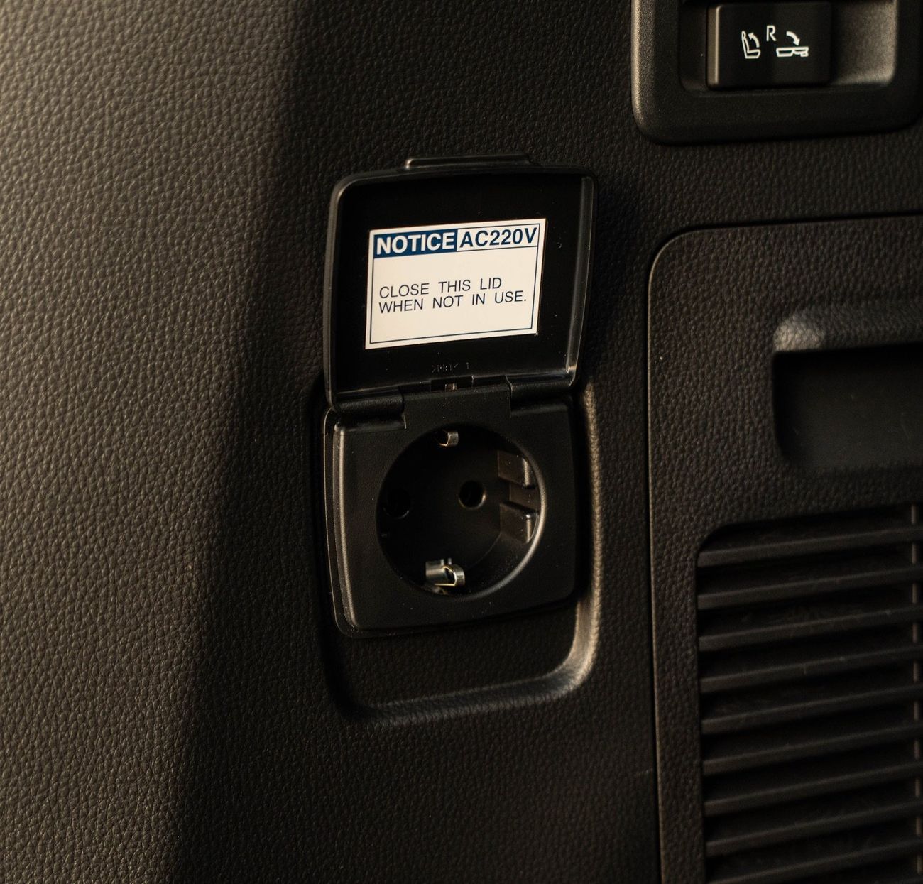 تويوتا لاند كروزر LC VXR 3.3 TT || Diesel || 2025