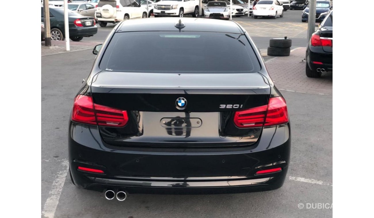 BMW 320i Bmw 320 model 2018 GCC car prefect condition full option sun roof leather seats back camera back air