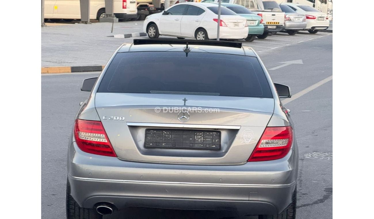 مرسيدس بنز C 200 In excellent condition and requires no expenses