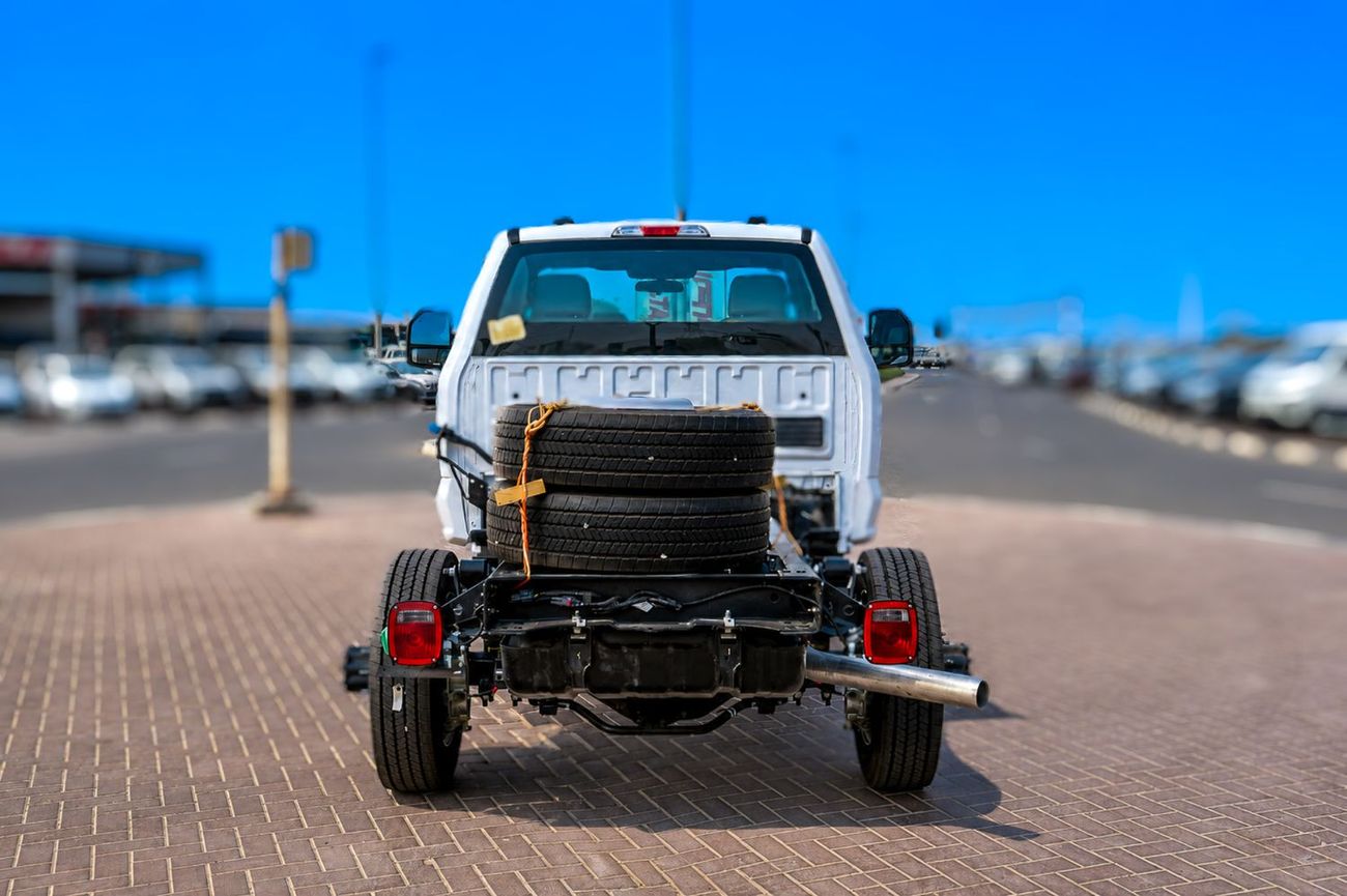 Ford F-550 Ford F-550 Super Duty Chassis Cab