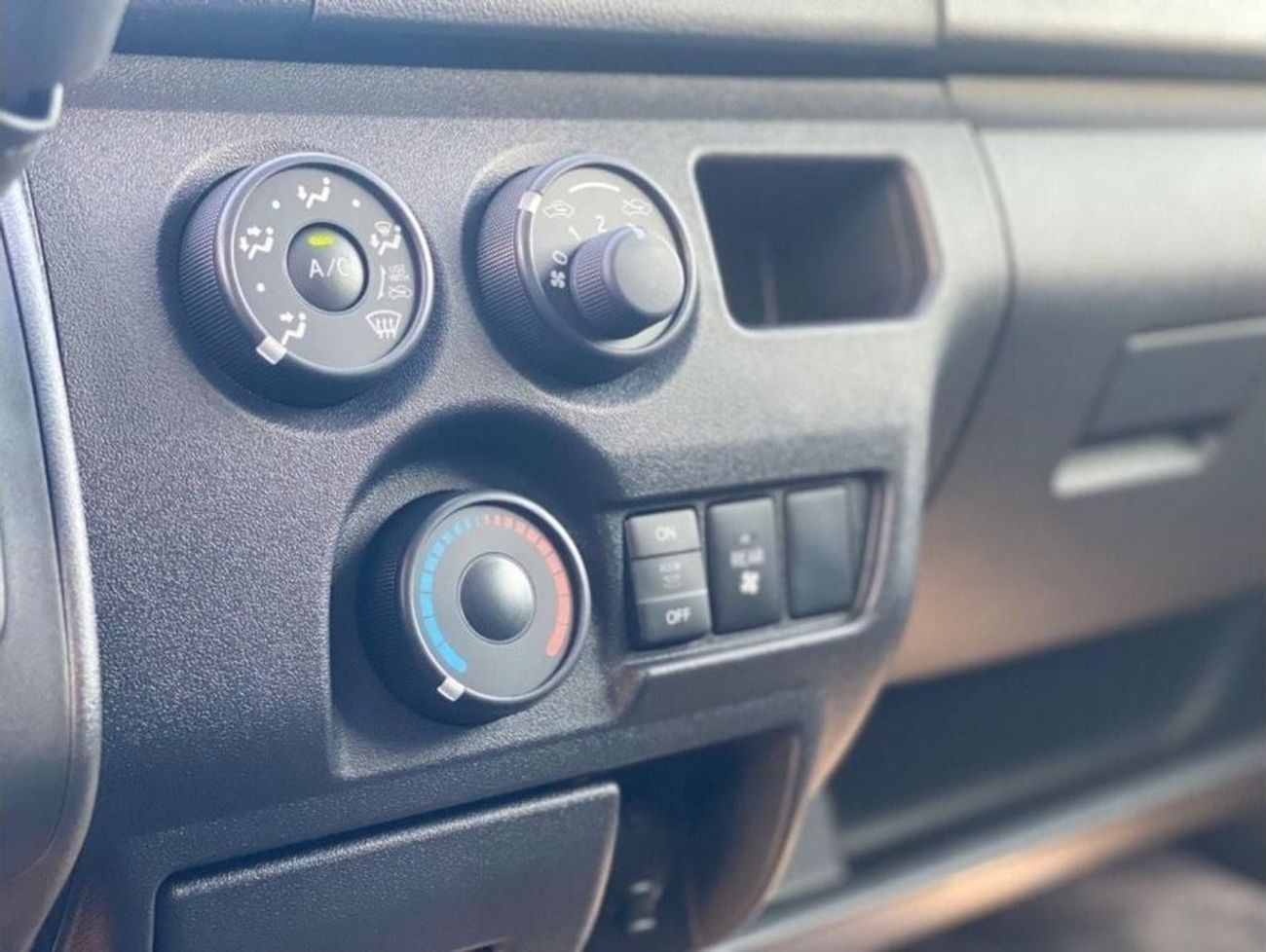 Toyota Hiace 2.5 Standard / Model 2025/ Brand new