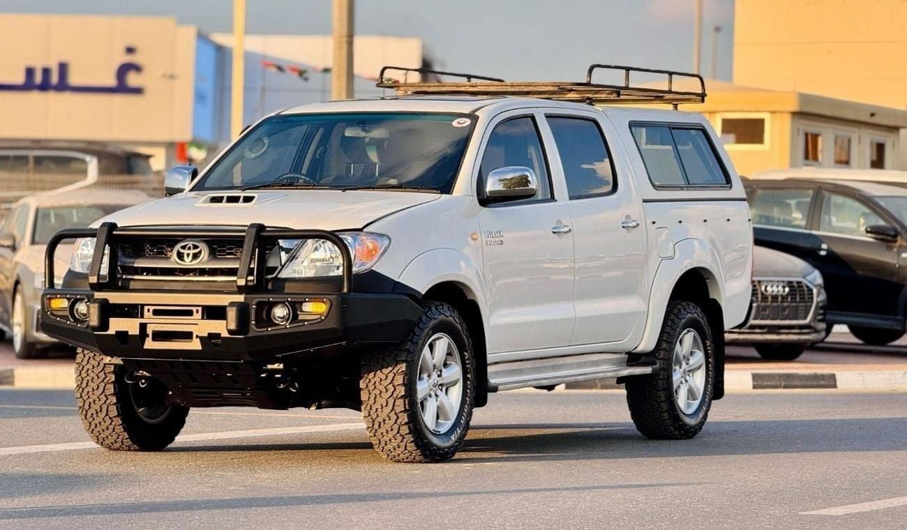 Toyota Hilux AFTER MARKET CANOPY WITH ROOF RACK | RHD | 2011 | 3.0L DIESEL ENGINE | MT | SUNROOF | 4WD