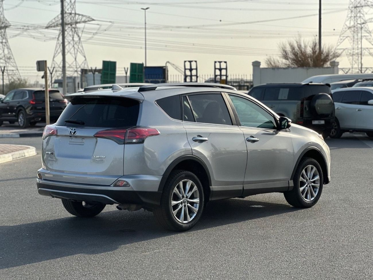 تويوتا راف ٤ Limited 2.5L push start, leather seats, Power seats,sunroof