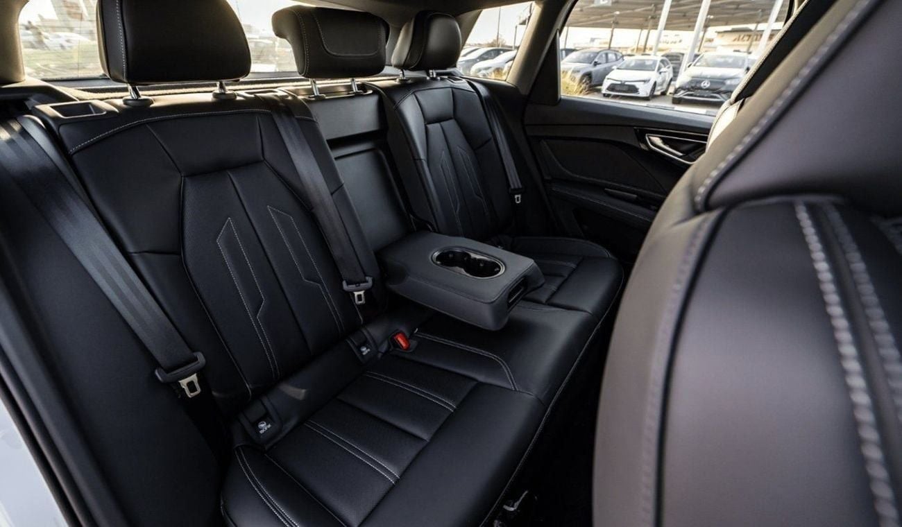 Audi Q4 2025 |  AUDI Q4 | E-TRON | JING VERSION | E/V