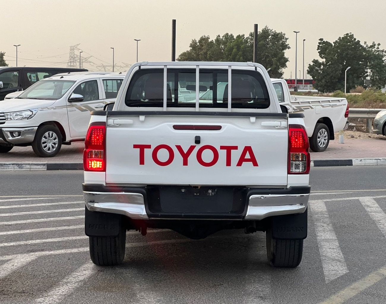 تويوتا هيلوكس 2019 Toyota Hilux 2.4L V4 Deisel - Full Automatic 4x4 AWD - Rear CAM - Bumper Crom Big Body