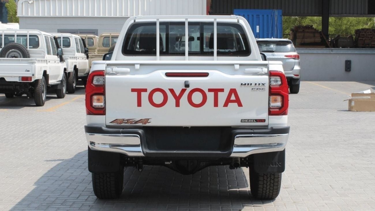 Toyota Hilux SGLX TOYOTA HILUX 2.4L GLX D DC 4WD MT (Export Only)