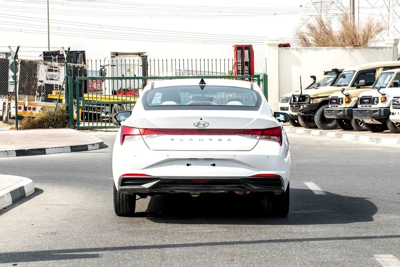 Hyundai Elantra SMART – GCC SPECS – ONLY 52,000 KM – FULL SERVICE HISTORY