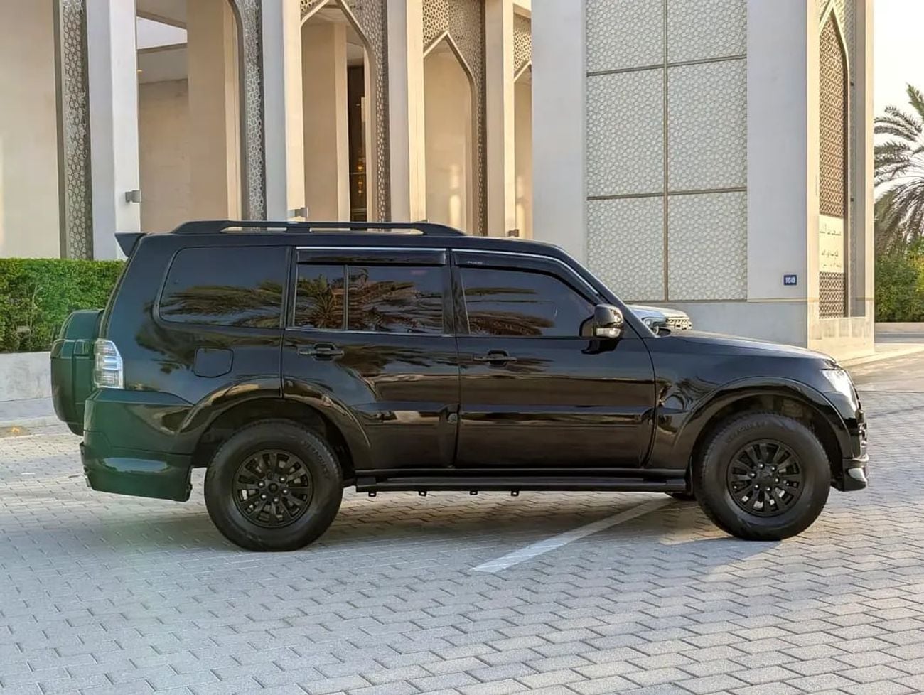 Mitsubishi Pajero GLS HIGHLINE GLS MID - GCC Specs - Reliable SUV