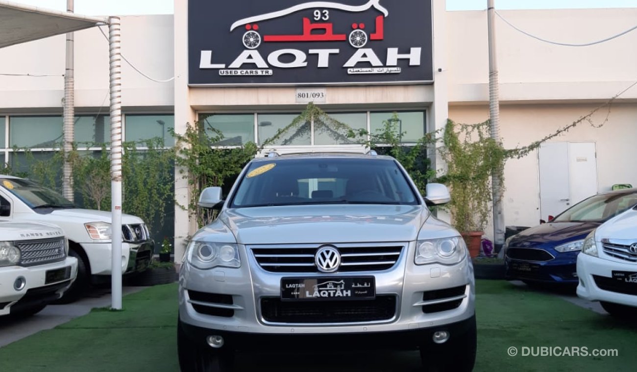 Volkswagen Touareg G C C - numberone - hatch - leather - sensors - alloy wheels - CD player - fog lights - in excellent