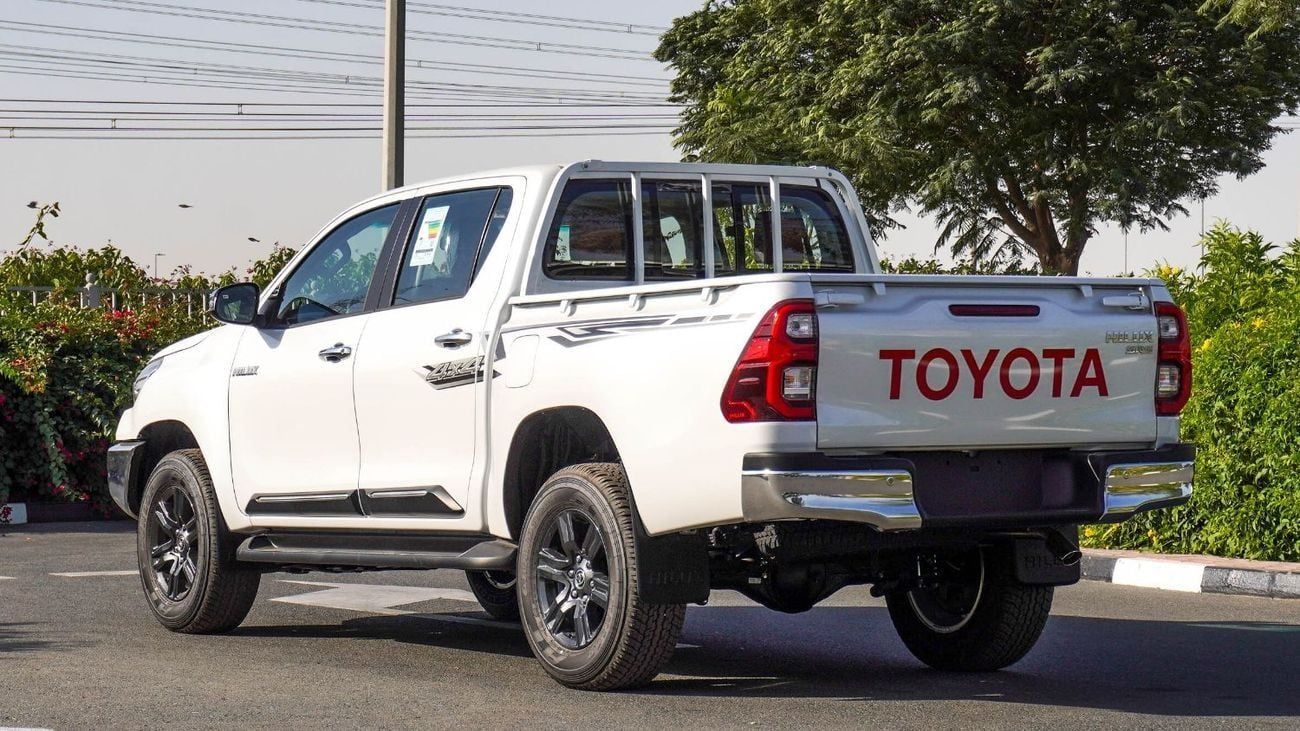 تويوتا هيلوكس SR5 ECTAGR005 – 2026 Toyota Hilux Double Cab 2.7L Petrol Manual 4wd – White w Red
