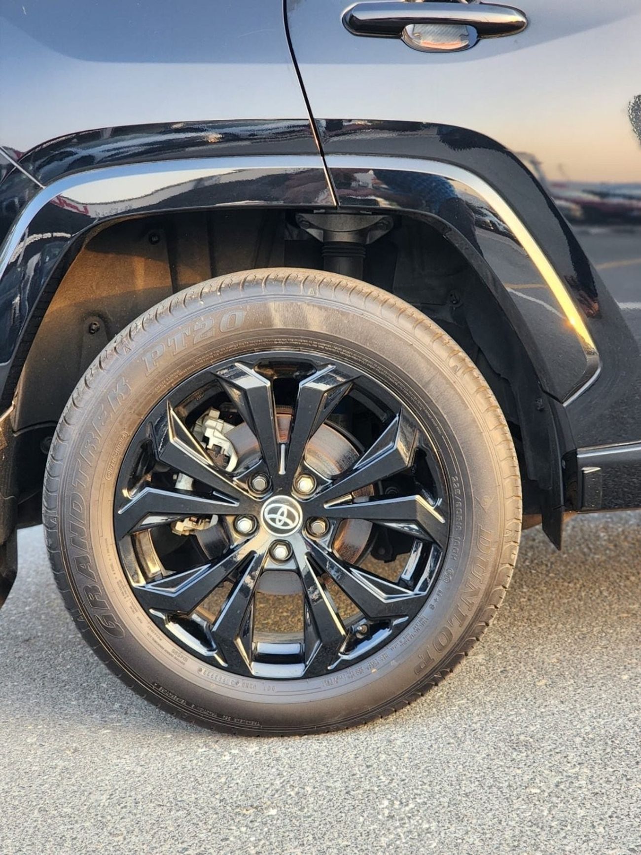 Toyota RAV4 TOYOTA RAV4 SE HYBRID FULL OPTION