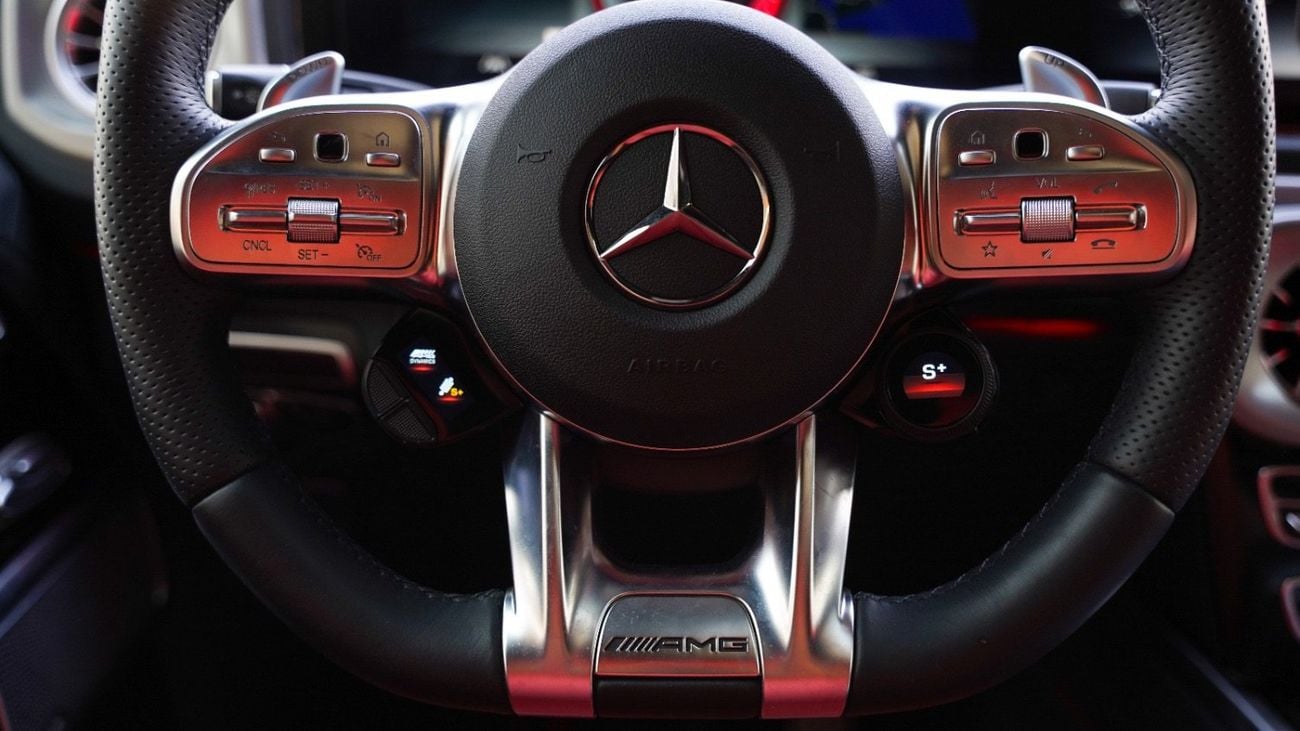 مرسيدس بنز G 63 AMG 4X4² Engine & Performance 	•	Engine Type: 4.0-liter V8 biturbo AMG-built engine.  ￼ 	•	Horsepower: Approx