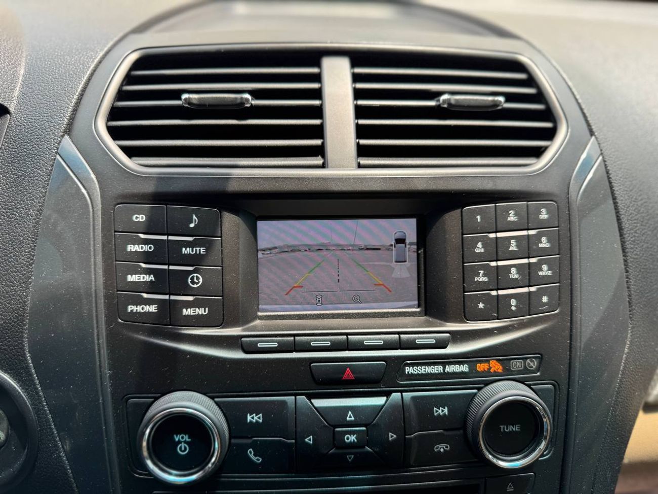 Ford Explorer Std 3.5L 4WD