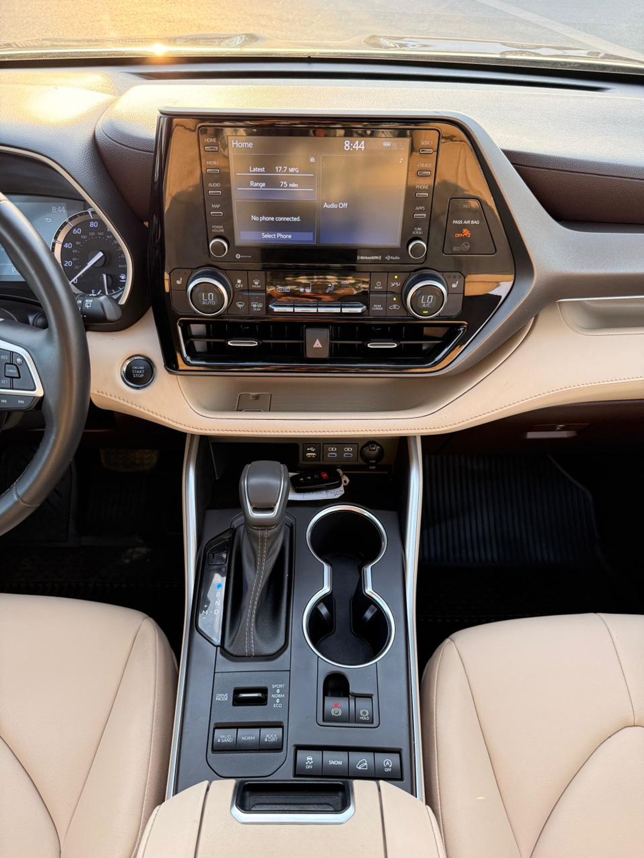 Toyota Highlander XLE 3.6 L Full Option