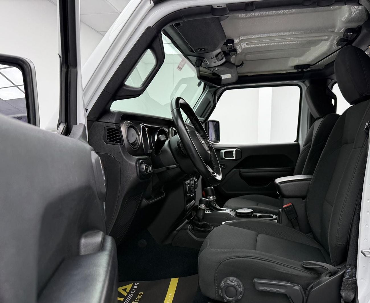 جيب جلادياتور 2020 Jeep Gladiator Sport, 2026 Jeep Warranty, Full Jeep Service History, Low Km, GCC