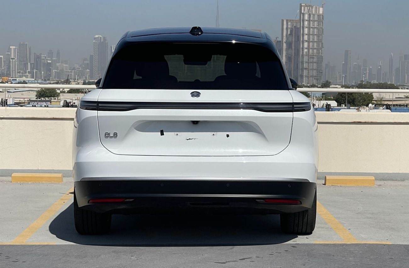 Nio EL8 Edition | 644 HP Ultra-Luxury 6-Seater SUV - Electric
