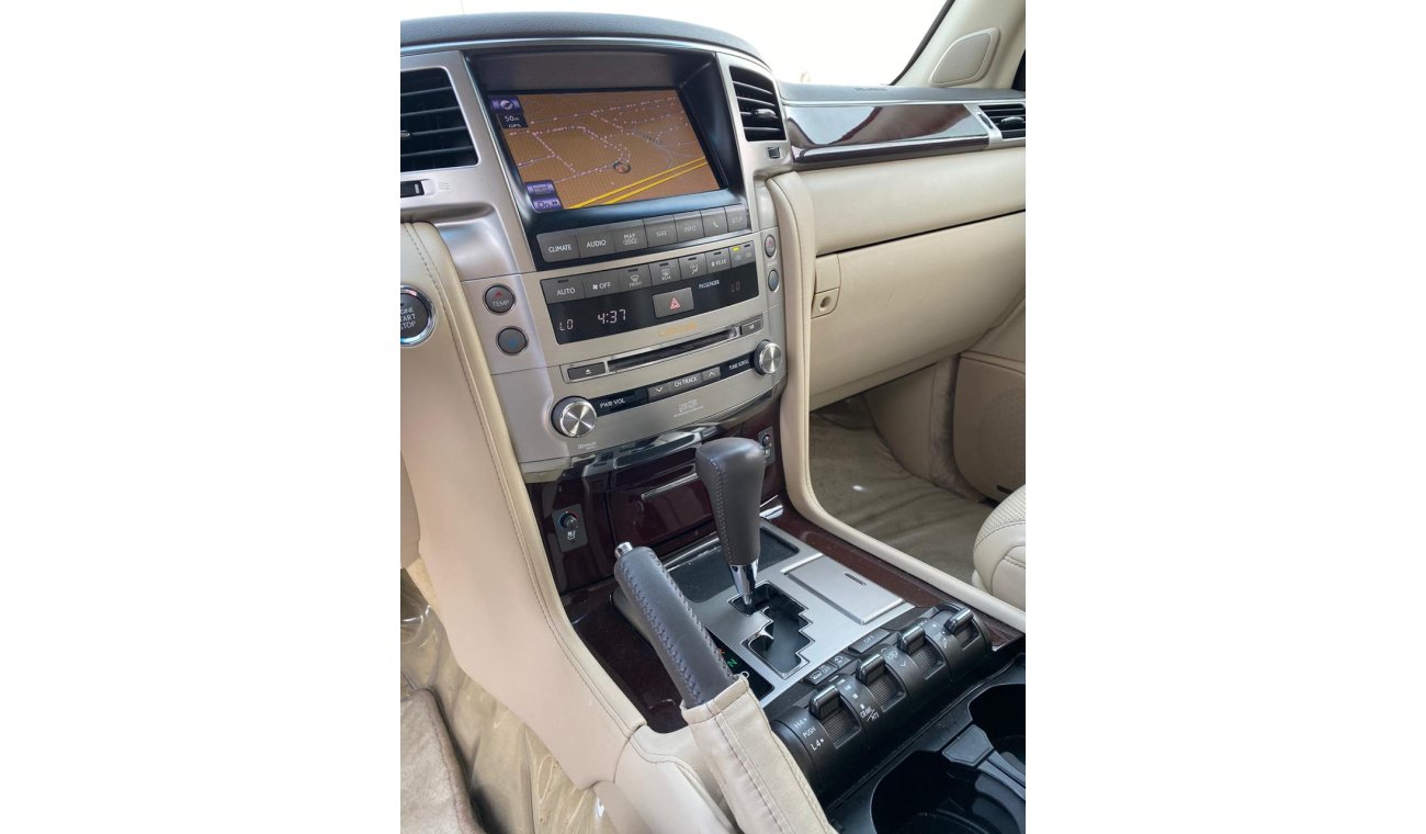 Lexus LX570 2012 FULL OPTION