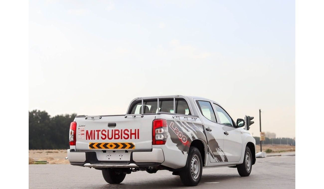 ميتسوبيشي L200 GL 2.4L (128 HP) Double Cab Utility Mitsubishi L200 2.4 L RWD 2020 GCC accident-free in excellent co