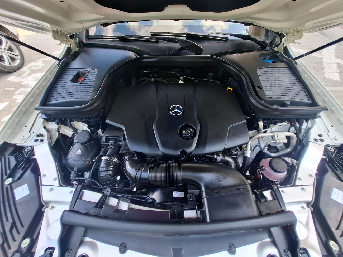 مرسيدس بنز GLC كوبيه 200 مرسيدس  glc 220 2018 فل