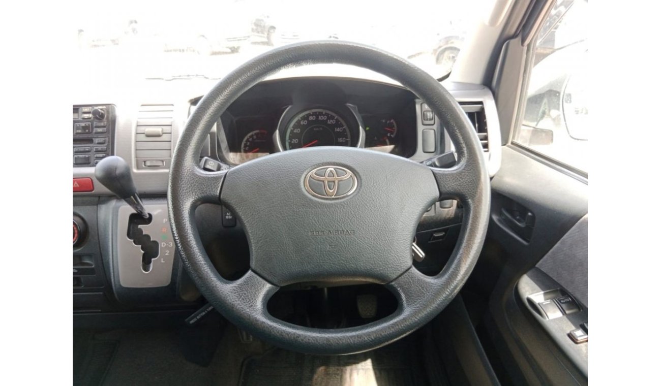 Toyota Hiace TOYOTA HIACE VAN RIGHT HAND DRIVE (PM1628)