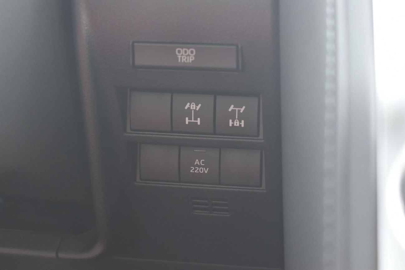 تويوتا لاند كروزر 3.5T GR-Sport Hybrid