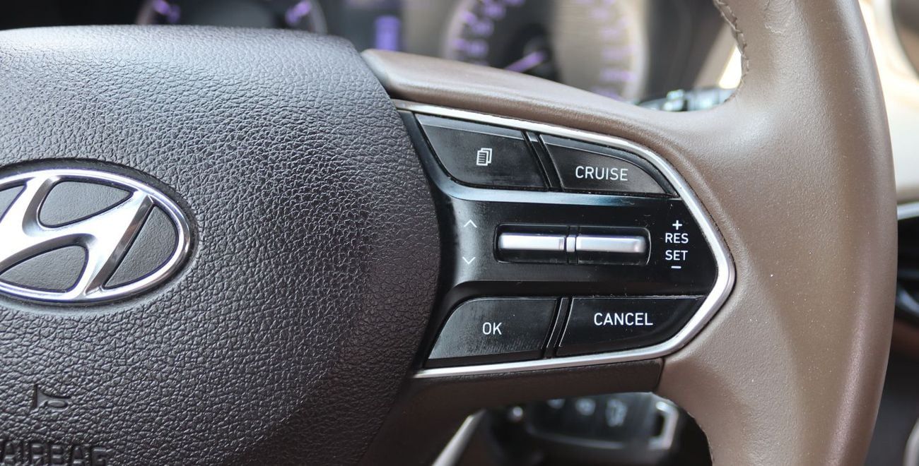 Hyundai Santa Fe GL 2.4L Hyundai Santa Fe - 2019 - GCC - 7 seats - accident-free - 2.4L-low mileage, in excellent con