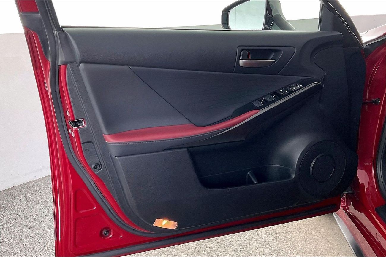 لكزس IS 300 Premier | شامل الضمان | 0 ﺪﻔﻋﺓ ﺃﻮﻟﻯ