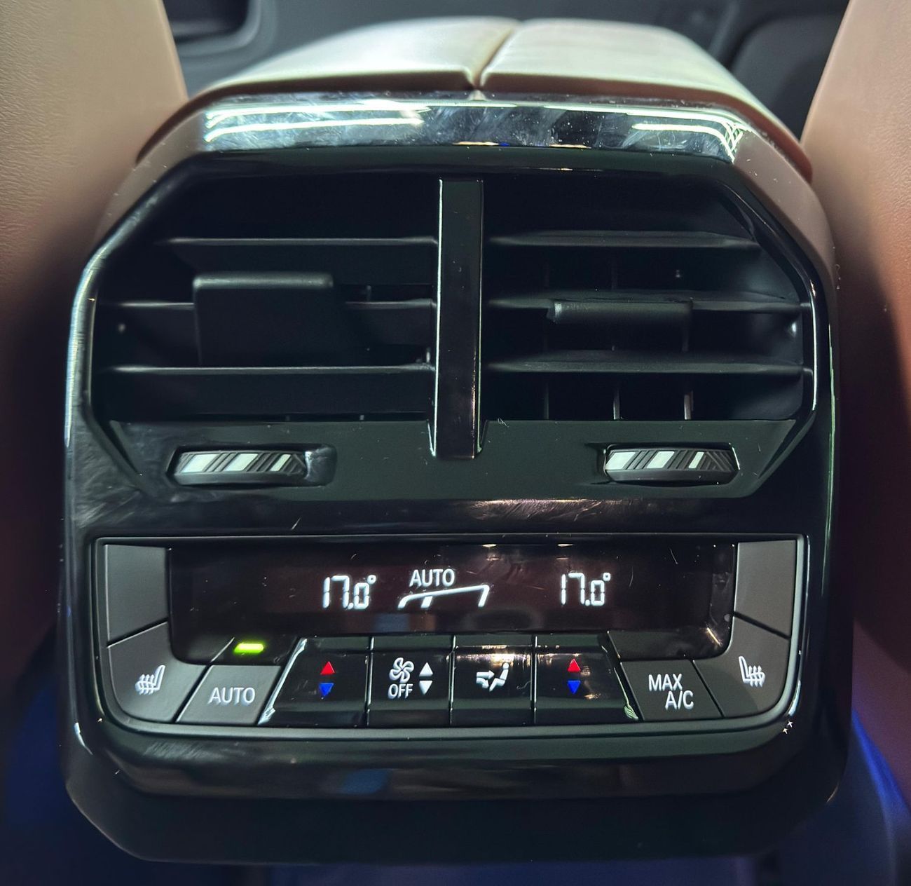 BMW iX M60 2023 BMW iX, 2030 BMW Warranty, 2031 BMW Service Pack, Fully Loaded, Very Low Kms, GCC