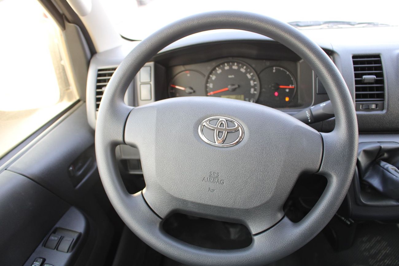 Toyota Hiace TOYOTA HIACE 2.5L DIESEL 15 SEATER HIGH ROOF STD MANUAL