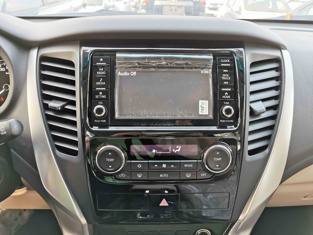 Mitsubishi Montero 3.0L Petrol, 18" Rims, Sunroof, Push Start, Back Sensor, Bluetooth, Fog Lights, CD-USB(CODE # MSP01)