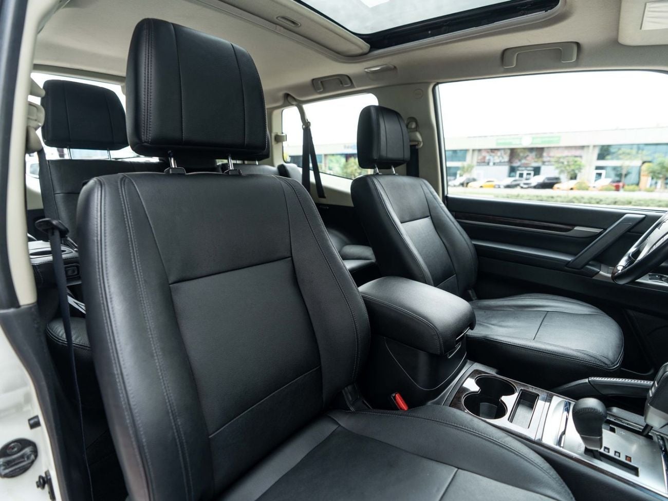 ميتسوبيشي باجيرو GLS HIGHLINE Mitsubishi Pajero / Shogun / Montero 2018 مقابل 975.00 AED شهريًا