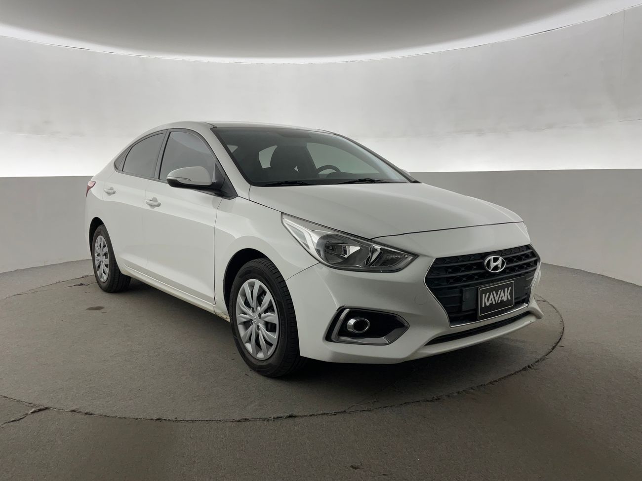 هيونداي أكسنت Smart / GL | National Day Celebration | شامل الضمان | 0 ﺪﻔﻋﺓ ﺃﻮﻟﻯ